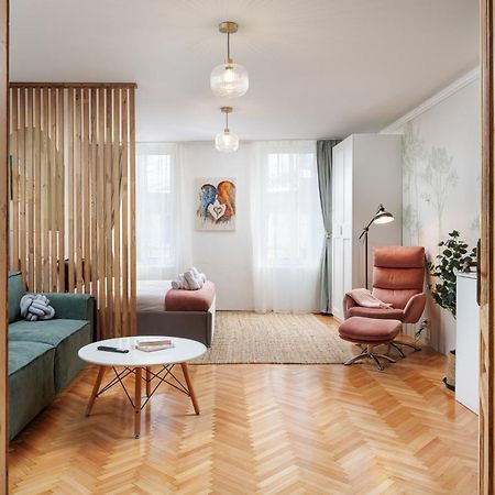 Lunga 16 Guesthouse 2 Брашов Екстер'єр фото